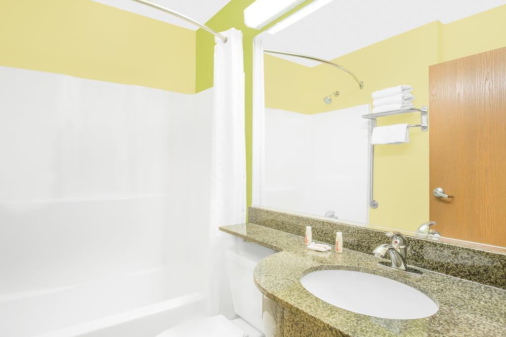 Microtel Inn & Suites By Wyndham Tuscumbia/Muscle Shoals Kültér fotó